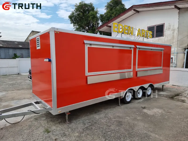Un cliente tailandés lanza con éxito un negocio de pizzas y barbacoas con un tráiler de comida rojo de 6,7 m de Qingdao Truth Technology